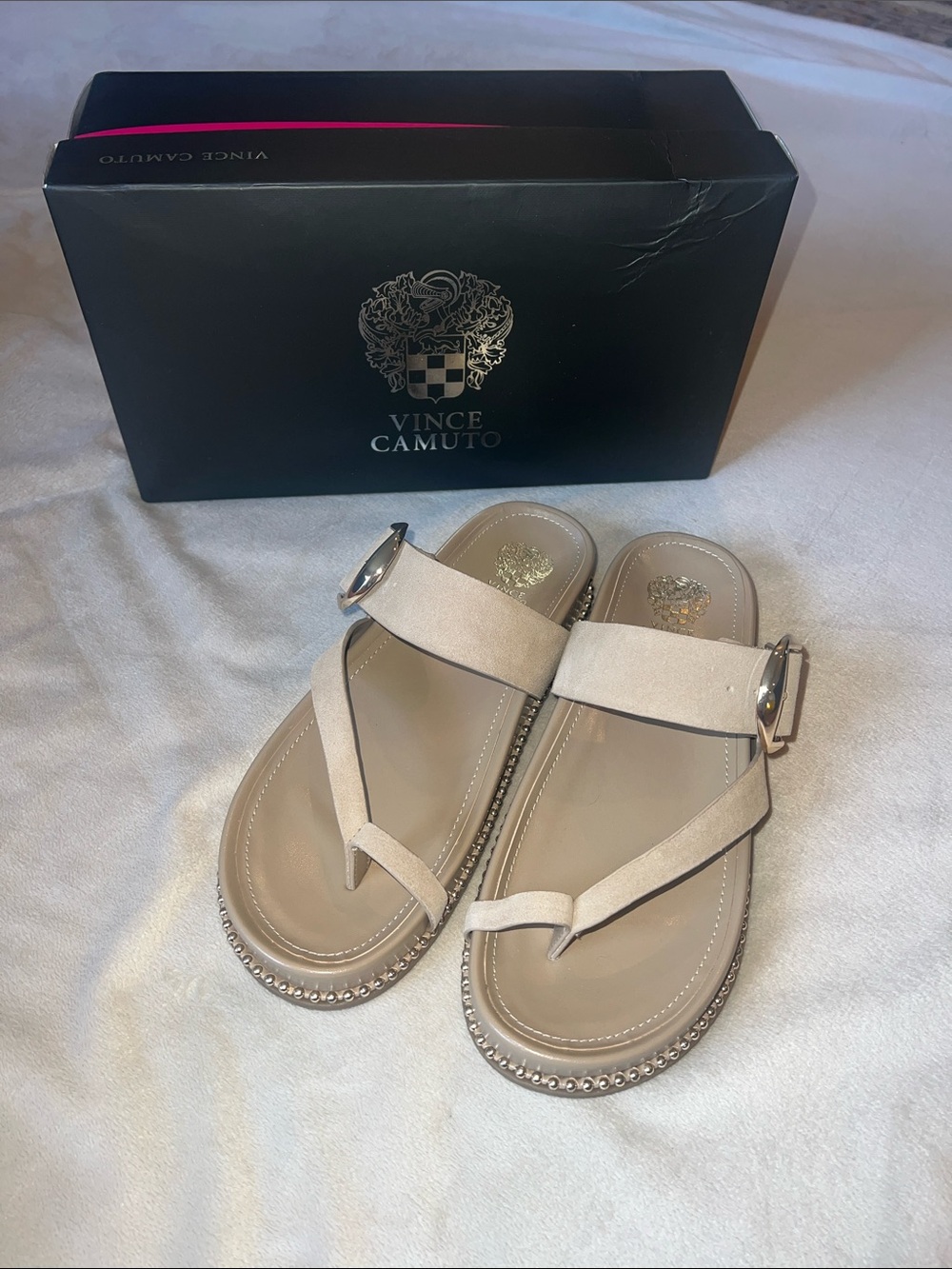 Vince Camuto Camilo Neutral Beige Toe-Ring Slide Sandals with Buckle Detail
